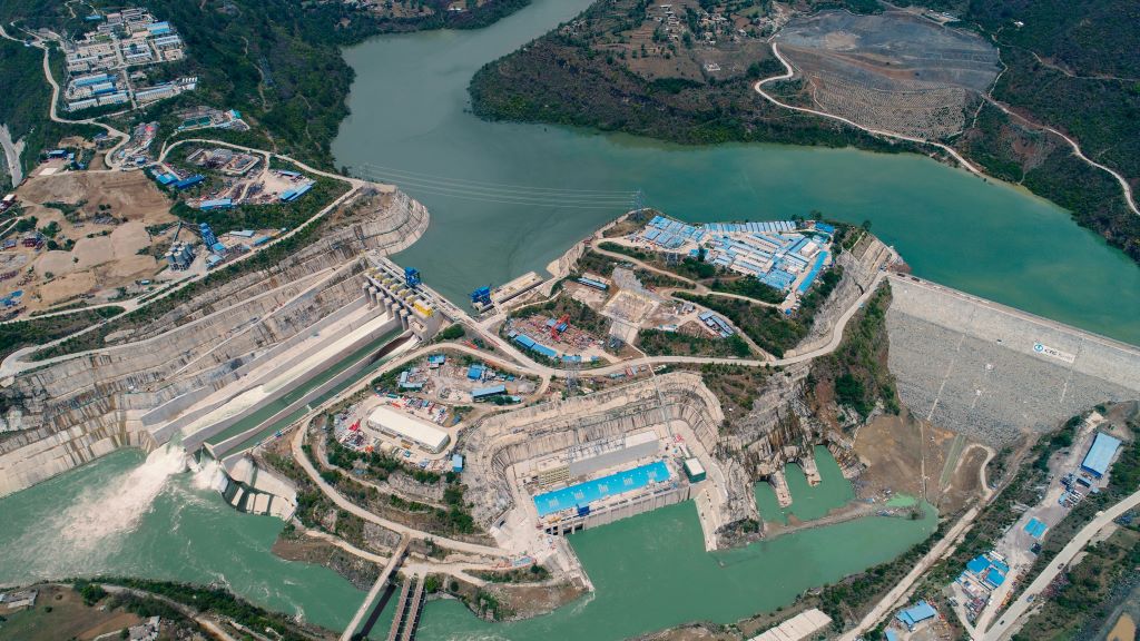 中巴經(jīng)濟走廊首個水電項目——巴基斯坦卡洛特水電站。（三峽集團供圖）