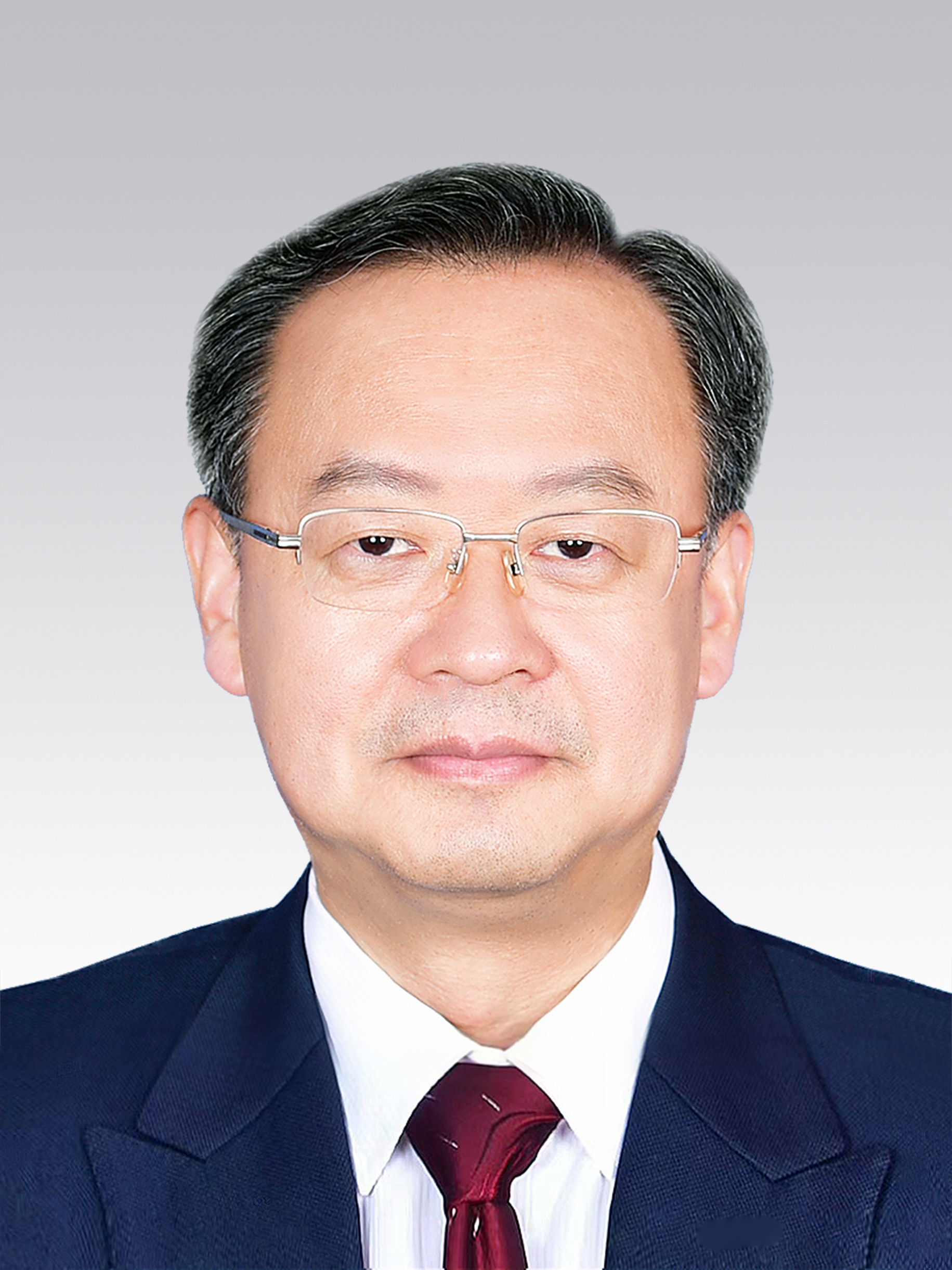 陳建文，男，漢族，1965年9月生，研究生學(xué)歷，中共黨員，現(xiàn)任人民日?qǐng)?bào)社總編輯。