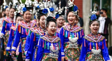 加榜梯田：展農(nóng)耕文化 秀民族服飾