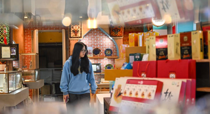 上海：進(jìn)博集市迎客來